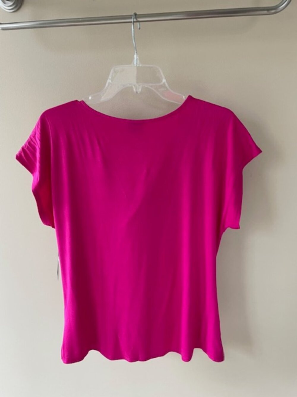 Women's I.N.C. lignt weight top in color Fuscia, size Small - Picture 2 of 2